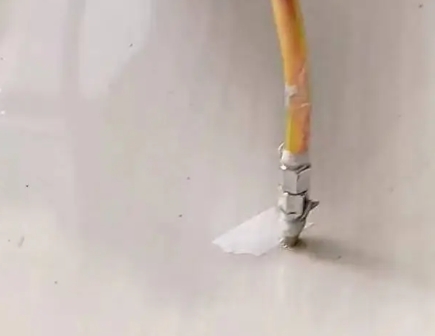 千山瓷砖空鼓维修公司专业解答在瓷砖铺贴过程中，如果使用的砂料过粗（如全部使用了粗砂），可能会导致以下问题
